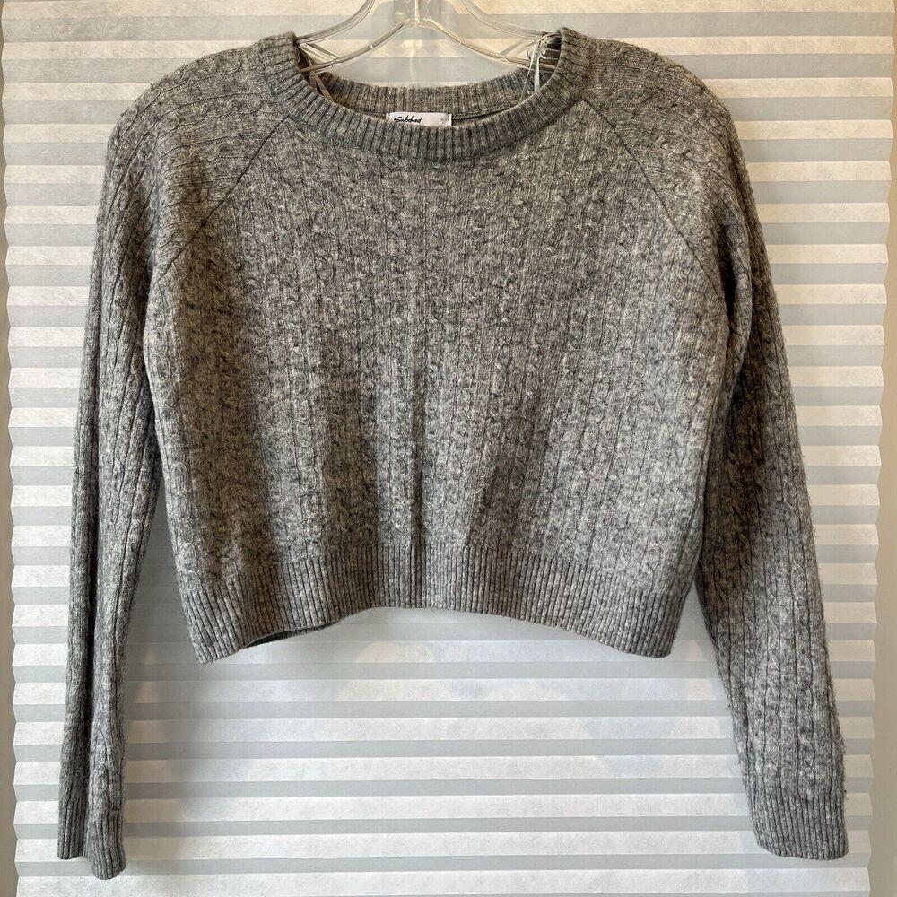 Subdued Cable Knit Crop Sweatshirt long sleeve, crew neck, size US 6, Wool blend